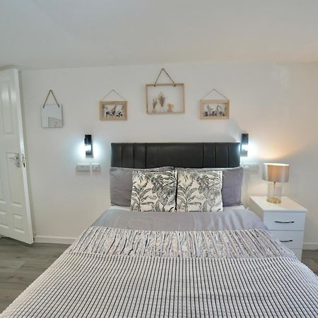 Luxury Flats In Southsea Portsmouth - Free Parking Apartment Bagian luar foto