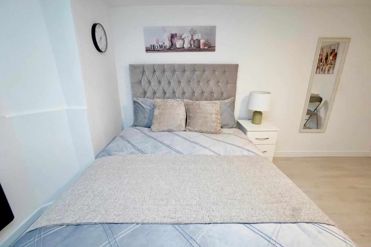 Luxury Flats In Southsea Portsmouth - Free Parking Apartment Bagian luar foto