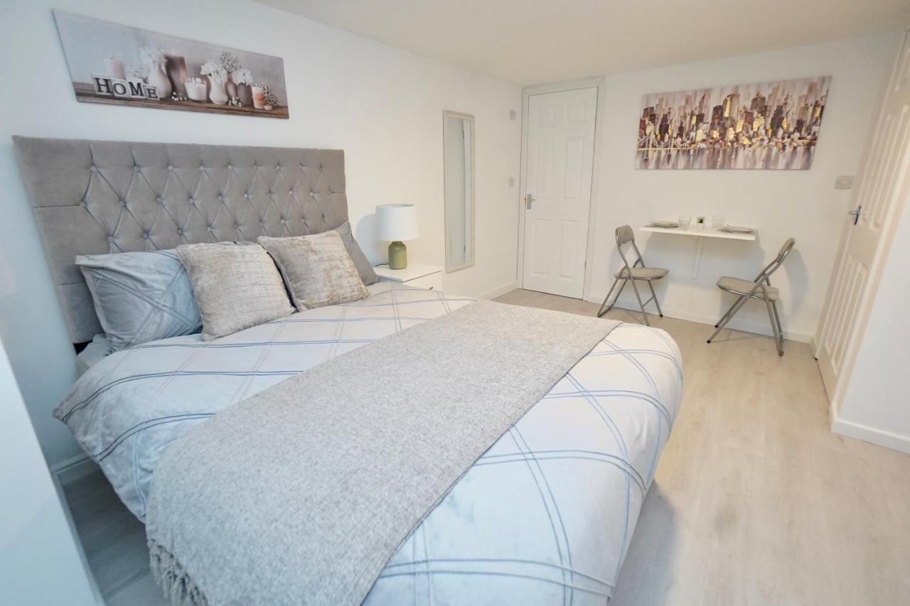 Luxury Flats In Southsea Portsmouth - Free Parking Apartment Bagian luar foto