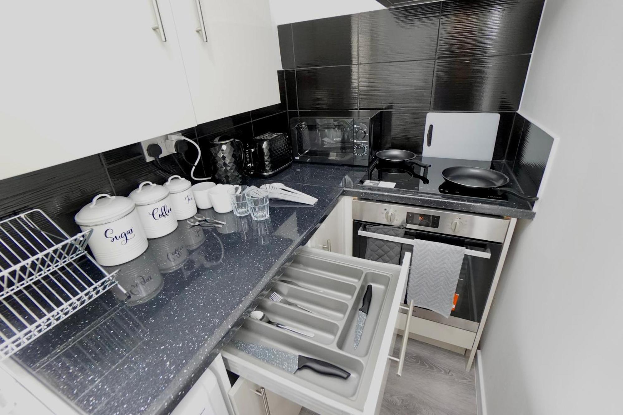 Luxury Flats In Southsea Portsmouth - Free Parking Apartment Bagian luar foto