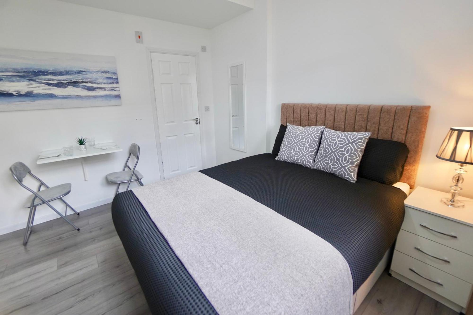 Luxury Flats In Southsea Portsmouth - Free Parking Apartment Bagian luar foto