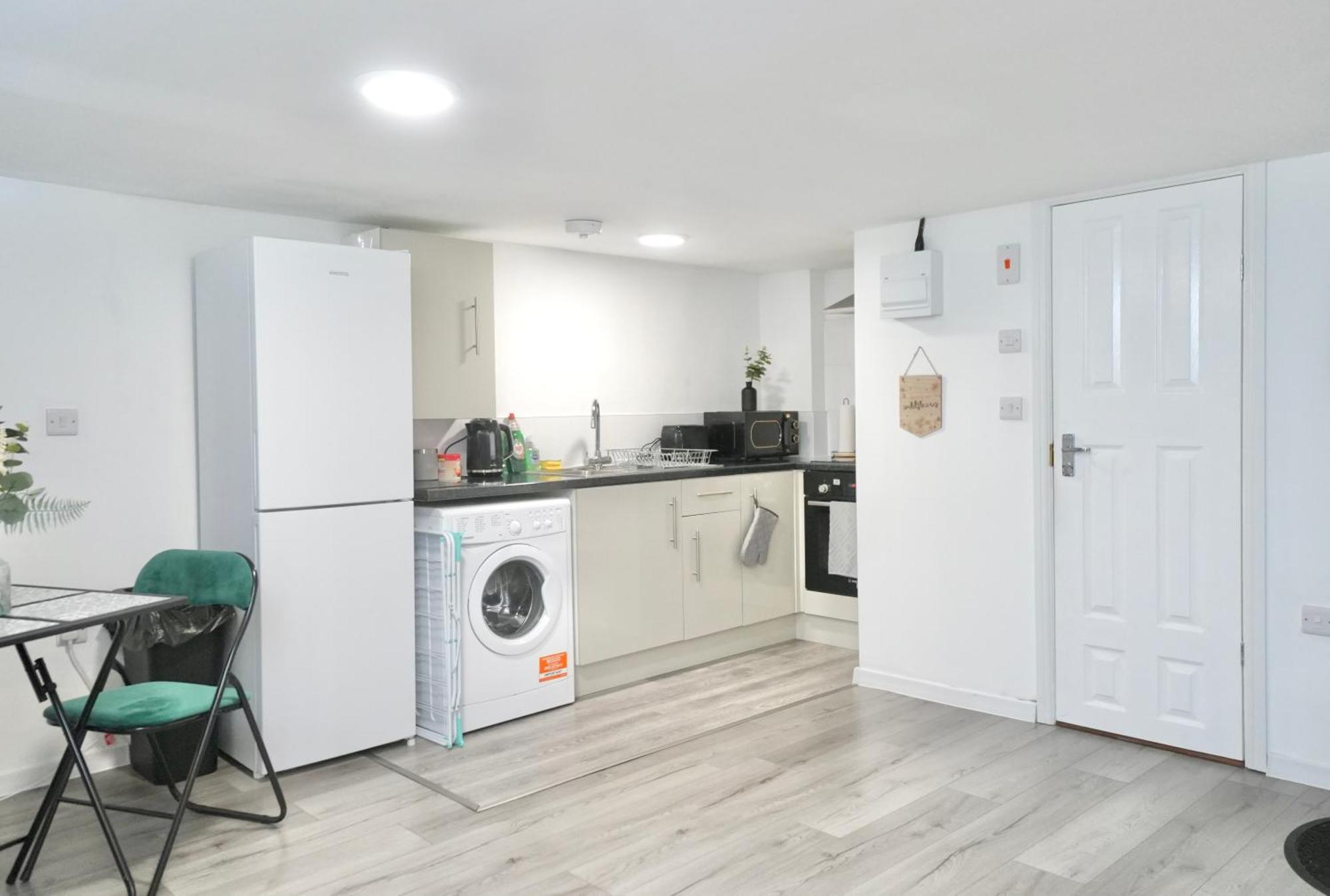 Luxury Flats In Southsea Portsmouth - Free Parking Apartment Bagian luar foto